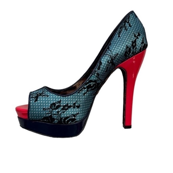 🔥 NEW! Betsey Johnson Peep-Toe Platforms w/Lace Detail - Leopard Bottoms 7.5 - Picture 2 of 8